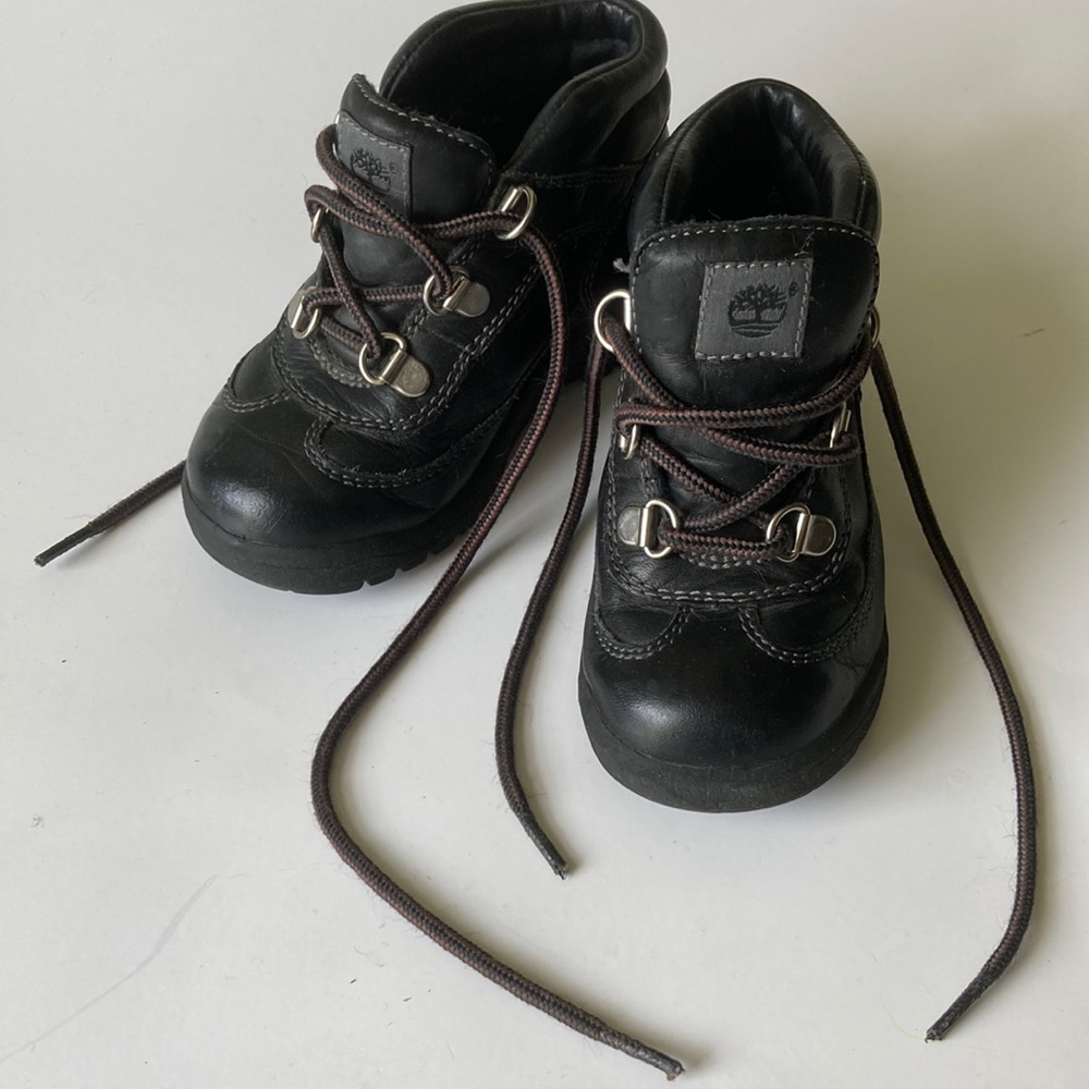 Timberland child’s toddler black leather boots size 8.5